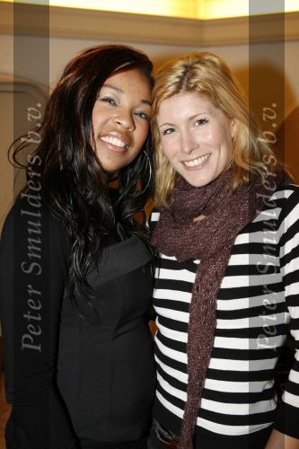Blaricum 6 december 2006
Presentatie cd woman only voor Unicef met Willeke Alberti Raffaela Chantal Janzen en Maud.