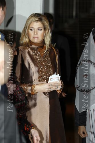 Amsterdam 13 december 2006
Prins Clausprijzen in het ij theater met Maxima Mabel Wisse Smit Prinses Laurentien Koningin Beatrix Prins Friso en Prins Constantijn.