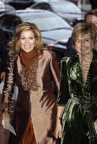 Amsterdam 13 december 2006
Prins Clausprijzen in het ij theater met Maxima Mabel Wisse Smit Prinses Laurentien Koningin Beatrix Prins Friso en Prins Constantijn.