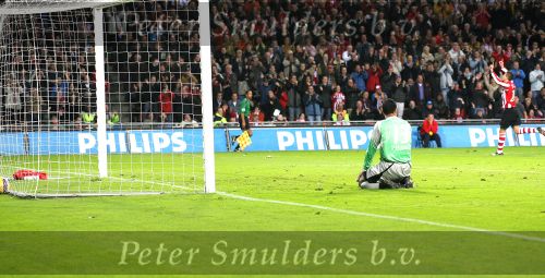 Eindhoven, 25 November 2006
PSV-FC Utrecht, eindstand 5-0 Kompetitie Seizoen 2006/2007
Doelman Michel vorm is verslagen door Ibrahim Afellay
Foto Ronald Otter