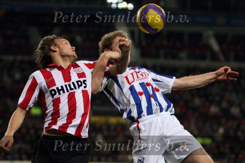 Eindhoven, 20 Januari 2007 Eerste wedstrijd na winterstop Kompetitiewedstrijd tussen PSV-SC Heerenveen, eindstand 3-1 Seizoen2006/2007
Mika Vayrynen in een mooi duel