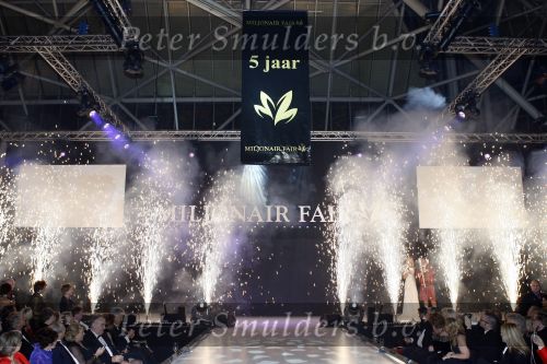Amsterdam 7 december 2006
Miljonairfair in de rai in amsterdam.Paul de Leeuw en Yfke Sturm