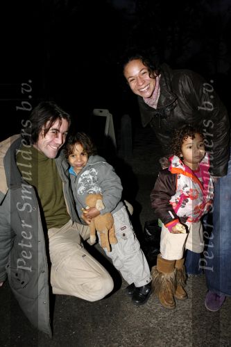 Loenen aan de Vecht 27 december 2006
Nurlaila met haar nieuwe vriend Brian Greeves en haar 2 kinderen.