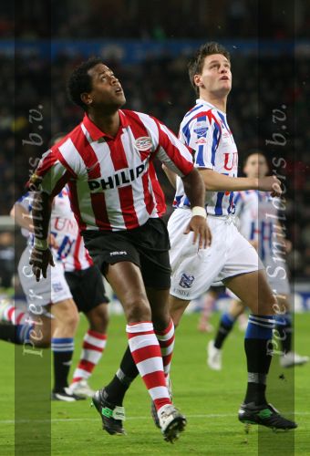 Eindhoven, 20 Januari 2006
Kompetitiewedstrijd PSV-SC Heerenveen, eindstand 3-1
Seizoen 2006/2007
Patrick Kluivert in duel met Michael Dingsdag