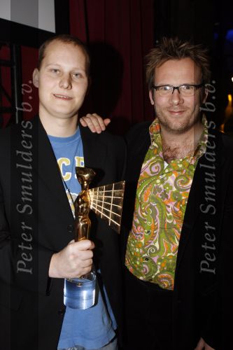 Hilversum 11 december 2006
Uitreiking gouden beelden in het gebouw van beeld en geluid.
Patrick Lodiers met deelnemer over mijn lijk.