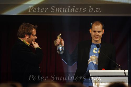 Hilversum 11 december 2006
Uitreiking gouden beelden in het gebouw van beeld en geluid.
Patrick Lodiers met deelnemer over mijn lijk.