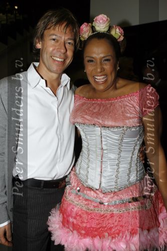 Hilversum 11 januari 2007
Sterrendansen op het ijs bij sbs6. Patty Brard met vriend Antoine