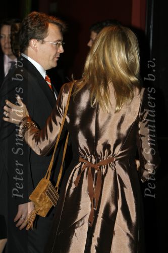 Amsterdam 13 december 2006
Prins Clausprijzen in het ij theater met Maxima Mabel Wisse Smit Prinses Laurentien Koningin Beatrix Prins Friso en Prins Constantijn.
