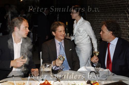 Naarden 18 december 2006
Princess kerstborrel in het arsenaal. Prins Pieter Christiaan en Teun de Nooijer  en AAd Ouborg