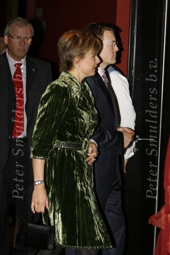 Amsterdam 13 december 2006
Prins Clausprijzen in het ij theater met Maxima Mabel Wisse Smit Prinses Laurentien Koningin Beatrix Prins Friso en Prins Constantijn.