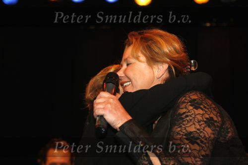 Maarssen 22december 2006
Rita Reys ontvangt edisson voor haar hele ouvre uit handen van haar dochter Leila in het Pim Jacobs theater.