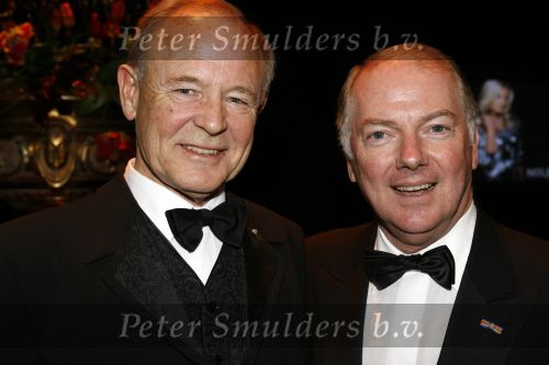 Amsterdam 7 december 2006
Miljonairfair in de rai in amsterdam. Ronnie Tober en Jan Jochems
Peter Smulders bv
