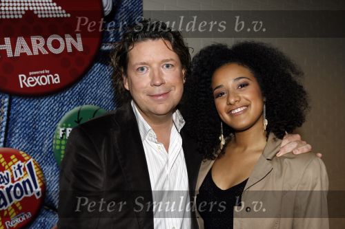 Hilversum 27 december 2006
Wendy van Dijk bij de presentatie van de finalisten  van The X factor. Henkjan Smits met Sharon