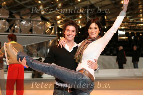 Baarn, 10 Januari 2007 Perspresentaie Dancing On Ice RTL 2007
Stella Gommans met parner