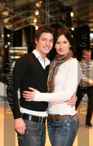 Baarn, 10 Januari 2007 Perspresentaie Dancing On Ice RTL 2007
Stella Gommans met parner
