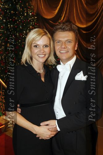 Hilversum 14 december 2006
Dancing with the stars. Bastiaan Ragas met zijn zwangere vrouw Tooske Breugem Ragas