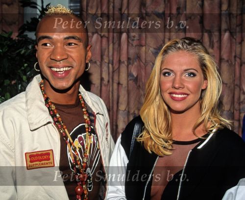 1994
Twenty 4 Seven 
Zangeres en presentatrice Nance Coolen en zanger Stay-C ( Stacey Paton )