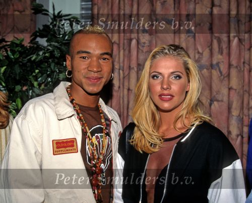 1994
Twenty 4 Seven 
Zangeres en presentatrice Nance Coolen en zanger Stay-C ( Stacey Paton )