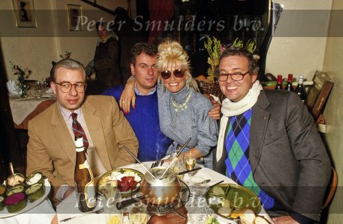 London 1986
Vanessa ( Connie Breukhoven ) met haar platenproducer en Frits Hirschland ( haar inmiddels overleden manager )