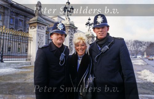 London 1986
Vanessa ( Connie Breukhoven ) tussen een paar Engelse Bobby\'s)