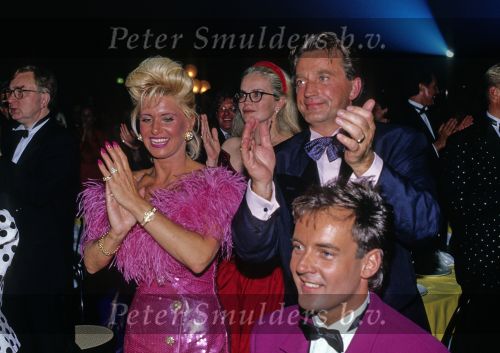 28 Juni 1991
Vanessa ( Connie Breukhoven ) viert samen met haar man Hans Breukhoven haar 40e verjaardag
Onder een nog jonge Gerard Joling