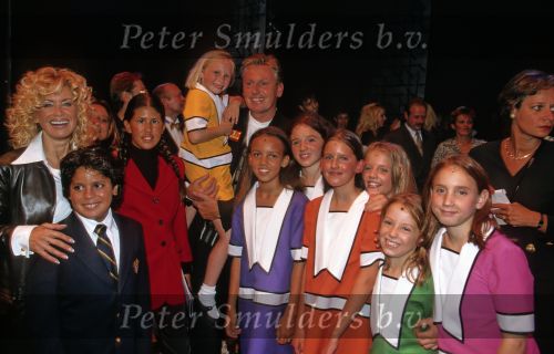 30 September 1997
Connie Breukhoven ( Vanessa ) samen met haar kinderen bij Henny Huisman