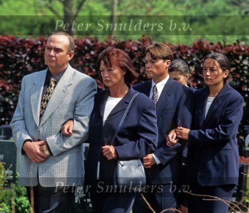 29 Mei 1997
Begrafenis Jack Jersey
Op de foto zijn vrouw met haar 2 kinderen
