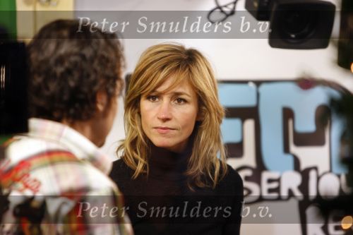 Utrecht 22 december 2006
Wendy v Dijk en Chris Zegers gaan slapen in het glazen huis bij Gerard Ekdo Sander Lantinga en Giel Beelen voor het rode kruis.