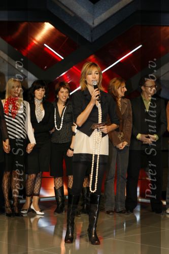 Hilversum 27 december 2006
Wendy van Dijk bij de presentatie van de finaliste van The X factor.