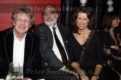 Naarden 18 december 2006
Princess kerstborrel in het arsenaal. Jan des Bouvrie en Willem Hendriks met zijn vrouw