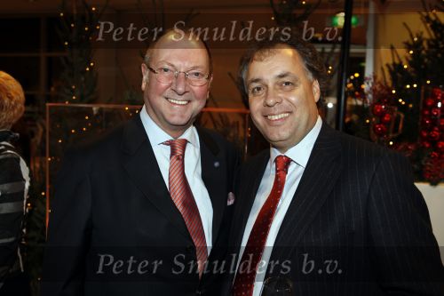 Amstelveen 12 december 2009
Kerstborrel Princess in het cobra museum. Aad Ouborg met direkteur Amstel hotel
Peter Smulders bv