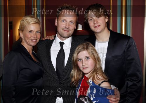Amsterdam 18 december 2009
Premiere kerstcircus van henk v d Meyden in carre. Anita Witzier met vriend en kinderen
Peter Smulders bv