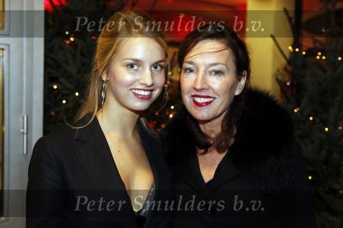 Amstelveen 12 december 2009
Kerstborrel Princess in het cobra museum. Vrouw en dochter Bert Kuizenga
Peter Smulders bv