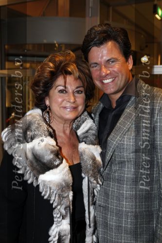 Amstelveen 12 december 2009
Kerstborrel Princess in het cobra museum. Christine Kroonenberg met vriend Stephan v d Oetelaar
Peter Smulders bv