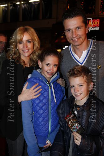Amsterdam 14 december 2009
Premiere Anubis en de wraak van Argnus in Tuschinski. daphne Deckers en Richard Krajicek met hun kinderen Alec en Emma
Peter Smulders bv