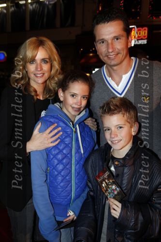 Amsterdam 14 december 2009
Premiere Anubis en de wraak van Argnus in Tuschinski. daphne Deckers en Richard Krajicek met hun kinderen Alec en Emma
Peter Smulders bv