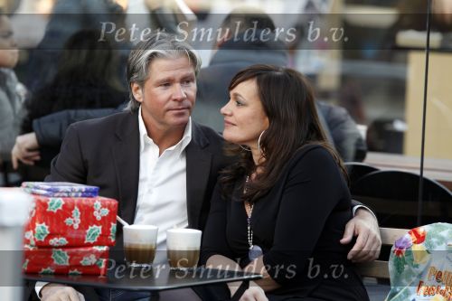 Amsterdam 16 december 2009
Dries Roelvink met zijn nieuwe vriendin  Honoria aan het winkelen in winkelcentrum Gelderlandplein.
Peter Smulders bv