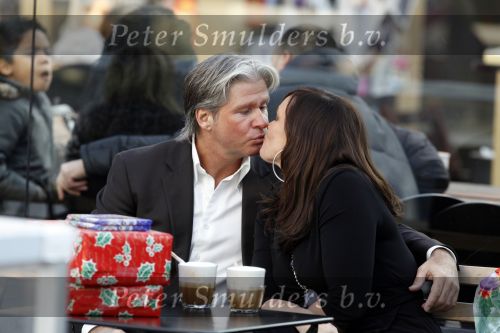 Amsterdam 16 december 2009
Dries Roelvink met zijn nieuwe vriendin  Honoria aan het winkelen in winkelcentrum Gelderlandplein.
Peter Smulders bv