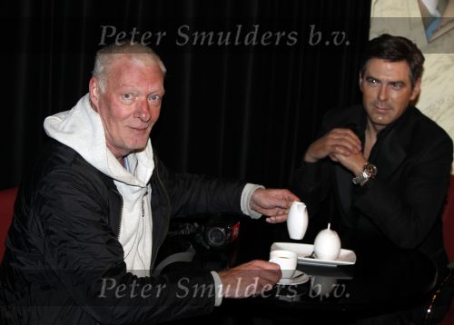 Amsterdam 15 december 2009
Chantal janzen haar beeld wordt gepresenteerd bij Madame tussaud. Haar ouders en vriend Marco zijn natuurlijk aanwezig. Frank Buijs aan tafel met George Clooney
Peter smulders bv