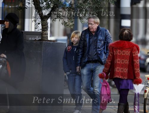 Amsterdam 15 december 2009
Jack Spijkerman met zijn zoon op de cornelis schuytstraat
Peter Smulders bv