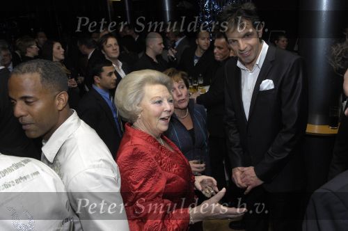 Zoetermeer 15 december 2009
Koningin Beatrix en Prinses Maxima en Prins Willem Alex  bij voorstelling.  Jan Douwe Kroeske
Peter Smulders bv