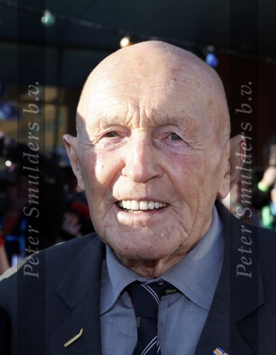 Leeuwarden 13 december 2009
Premiere helden van 1963 in het WTC. Steven de Jong reinier Paping Jeen v d Berg Jan Uitham Chris Zegers en cas Jansen
Peter Smulders bv