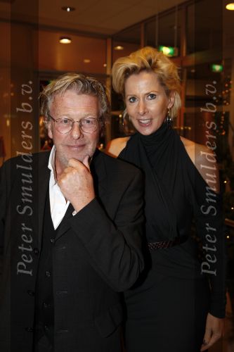 Amstelveen 12 december 2009
Kerstborrel Princess in het cobra museum. Jan en Monique des Bouvrie met Cas Spijkers
Peter Smulders bv