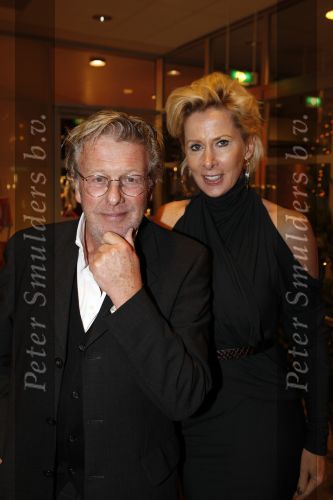 Amstelveen 12 december 2009
Kerstborrel Princess in het cobra museum. Jan en Monique des Bouvrie met Cas Spijkers
Peter Smulders bv