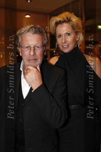 Amstelveen 12 december 2009
Kerstborrel Princess in het cobra museum. Jan en Monique des Bouvrie met Cas Spijkers
Peter Smulders bv
