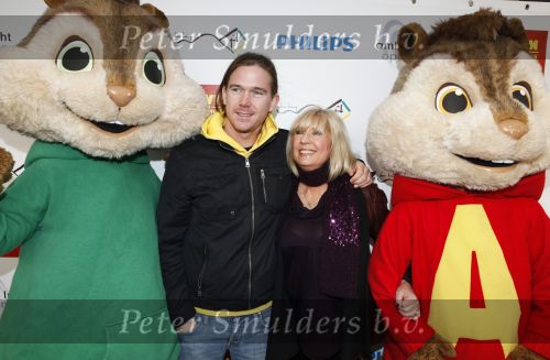 Den Haag 12 december 2009
Premiere in Pathe den Haag. Willeke Alberti met Johnny de Mol en Julian en Noah de Mol
Peter Smulders bv