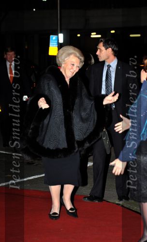 Zoetermeer 15 december 2009
Koningin Beatrix en Prinses Maxima en Prins Willem Alex  bij voorstelling. 
Peter Smulders bv