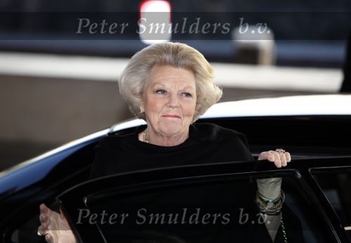 Amsterdam 16 december 2009
Uitreiking prins Claus prijzen in het ij theater. Aanwezig zijn Koningin Beatrix Prins Willem Alexander prinses Maxima prins Friso Mabel Wisse Smit prins Constantijn en Prinses Laurentien.
Peter Smulders bv