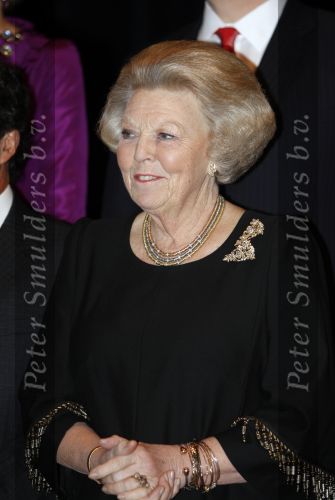 Amsterdam 16 december 2009
Uitreiking prins Claus prijzen in het ij theater. Aanwezig zijn Koningin Beatrix Prins Willem Alexander prinses Maxima prins Friso Mabel Wisse Smit prins Constantijn en Prinses Laurentien.
Peter Smulders bv