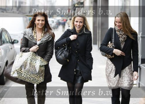 Amsterdam 14 december 2009
Braekfast at Tiffanys op de pc hooftstraat georganiseerd door Gracia en Dani Bles styling. Leontine Borsato met Vivian Ewbank en Lieke v Lexmond
Peter Smulders bv